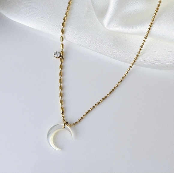 NEW Natural Shell Moon On Dainty Gold Bead Chain Necklace - Picture 8 of 10